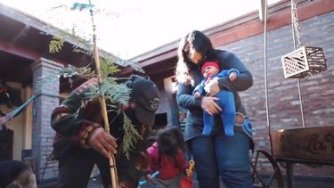 Un árbol por cada capitalino que nace: conocé al bebé que estrenó el plan