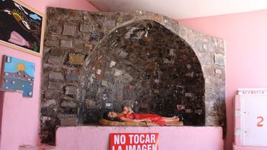 Sin tocar la imagen y con la fe restringida, así fue la vuelta de la Difunta Correa