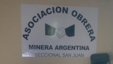 Entrega de útiles escolares para los afiliados de AOMA