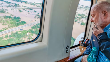 El presidente Lula recorrió las zonas más afectadas por las intensas lluvias en Brasil.