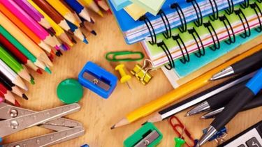 Comienzan a entregar kits escolares en todos los departamentos de San Juan