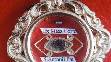 San Antonio: de la tristeza por el misterioso robo a la alegría por las segundas reliquias