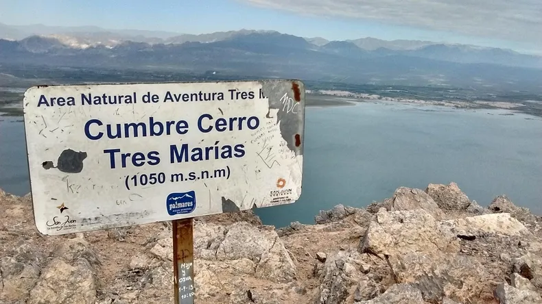 Cerro Tres Marías