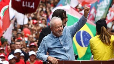 Con una fiesta y sin Bolsonaro, Lula asumió por tercera vez como presidente de Brasil