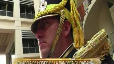 Gioja emocionado en su último cambio de Guardia de Honor de la Bandera Ciudadana