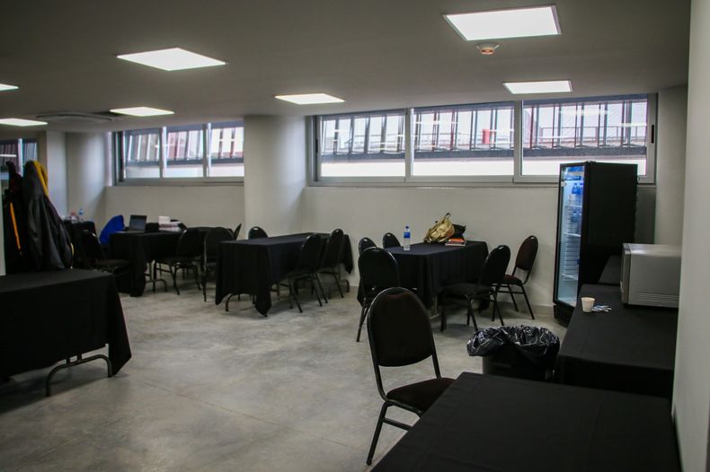 Aquí ya se encuentra trabajando la organización del Campeonato Panamericano. Esta sala está destinada para quienes están, organizativamente, detrás de los eventos deportivos.&nbsp;