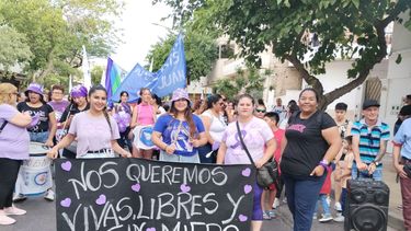 San Juan marchó contra la violencia de género y la hermana de la mujer baleada por su ex estuvo presente