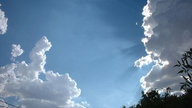 Algunas nubes y máxima de 24º para hoy