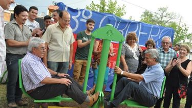 Inauguran juegos para la salud en la plaza Escobar