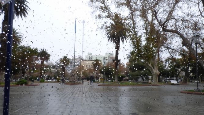 Basta de cháchara: finalmente llegó la lluvia a San Juan