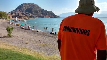 Cómo es el entrenamiento de los guardavidas que rescatan personas en los diques de San Juan