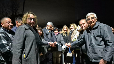 Villa Hilario Elorza inauguró alumbrado público y nuevas veredas