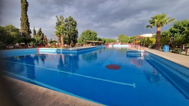 Las piletas de los clubes son muy convocantes en verano, debido a las altas temperaturas de San Juan.