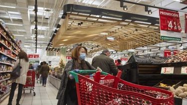 Supermercados y almacenes estarán abiertos hasta las 20 horas durante la cuarentena