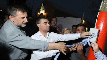 Los vecinos de la Villa Mariano Moreno disfrutan de la nueva luminaria