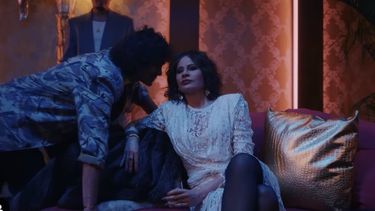 Video: la escena entre el sanjuanino y Sofía Vergara en Griselda que se viralizó en redes