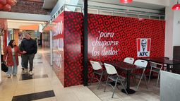 Desde el shopping Patio Alvear confirmaron que el primer KFC de San Juan abrirá el 18 de noviembre, con unas 40 personas trabajando en el local ubicado junto al patio de comidas. Desde el shopping Patio Alvear confirmaron que el primer KFC de San Juan abrirá el 18 de noviembre, con unas 40 personas trabajando en el local ubicado junto al patio de comidas.