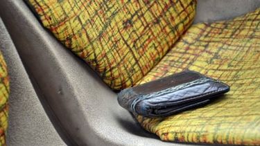 Chofer sanjuanino devolvió una billetera y no aceptó recompensa