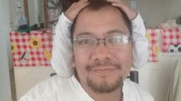 Este es el hombre al que apedrearon para robarle la moto en Rawson: tiene 42 años y 5 hijos