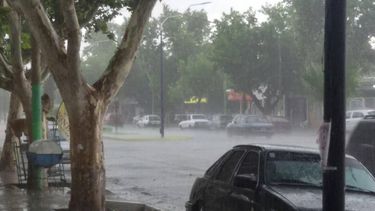 Una fuerte lluvia, acompañada de granizo, sorprendió a los cauceteros