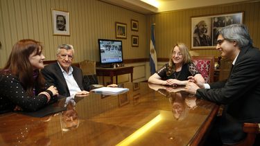 Gioja, Molina y Alicia Kirchner, con promesas de visita y CIC