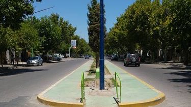 Un poste mal ubicado en Caucete se convirtió en viral