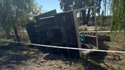 Revelaron más datos del trágico vuelco del camión en Sarmiento: quién es el único detenido Revelaron más datos del trágico vuelco del camión en Sarmiento: quién es el único detenido