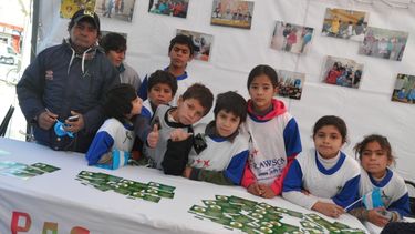 Niños y adultos hicieron campaña en contra de la droga