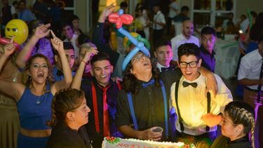 Les regalaron la fiesta de egresados a los alumnos más solidarios de Rivadavia