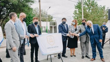 El 11 de febrero de 2022 autoridades judiciales y del Ministerio de Obras colocaron la piedra basal de la futura Ciudad Judicial de Jáchal.