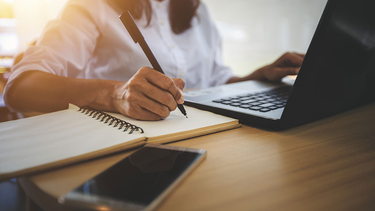 Ofrecen un curso sobre Inteligencia Artificial a mujeres en San Juan.