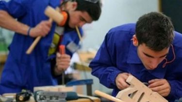 Capital busca jóvenes para trabajar en empresas privadas: ¿cómo anotarse y qué requisitos cumplir?