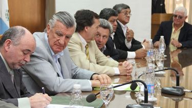 Firman contratos para ampliar el Programa de Gestión de Residuos