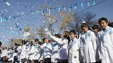 Más de 1500 alumnos prometieron lealtad a la bandera