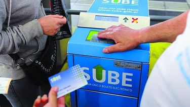 Entregaron tarjetas SUBE a trabajadores de Ellas hacen