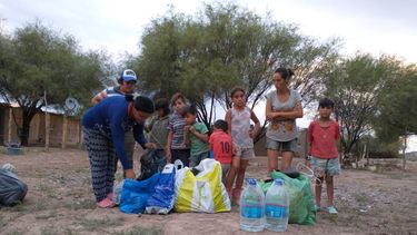 El enorme gesto de los lectores de Tiempo llegó a 16 familias de Sarmiento