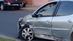 Tres autos terminaron muy dañados tras un choque en Avenida Rawson: las imágenes Tres autos terminaron muy dañados tras un choque en Avenida Rawson: las imágenes