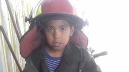 Un día en el Cuartel: un nene mudo se perdió y bomberos lo cuidaron hasta encontrar a su familia Un día en el Cuartel: un nene mudo se perdió y bomberos lo cuidaron hasta encontrar a su familia