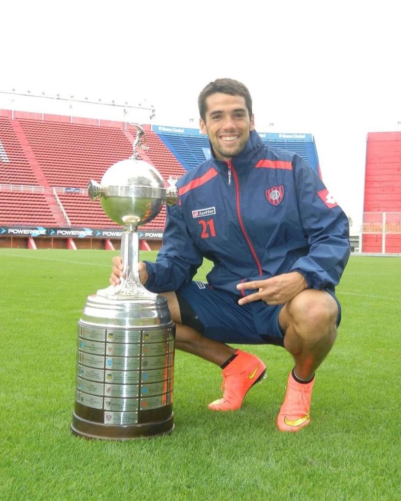 Ya pasaron 10 años de un logro soñado para un club tan grande como @sanlorenzo. Agradezco haber sido parte d esta historia, un sueño hecho realidad!! Gracias   ️ (2).jpg
