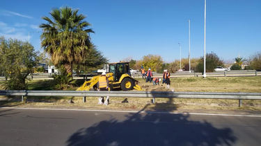 Los primeros trabajos en la Circunvalación sanjuanina, para dotarla de energía solar. La obra refleja una política de Estado sostenida, que posiciona a San Juan como referente nacional en energías limpias.