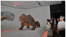 Los taiwaneses disfrutan de la muestra sanjuanina Titanes de Ischigualasto