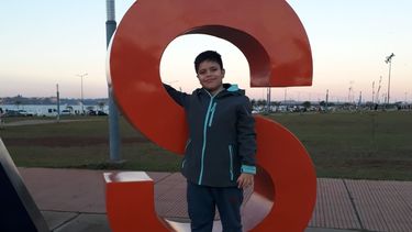 Nico es un niño sanjuanino que sufre una rara enfermedad y necesita ayuda para acercarse a su sueño de ser operado.