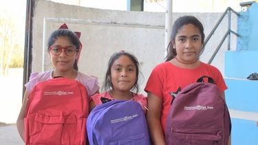Entregaron más de 700 kits escolares en Ullum y Zonda