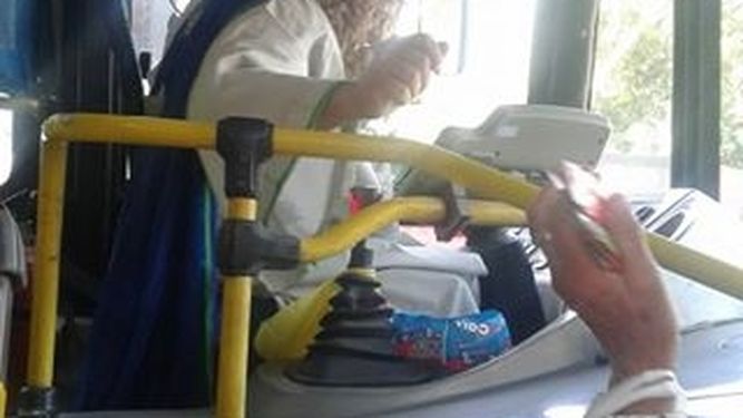 Reyes Magos al volante repartieron dulzura y alegría