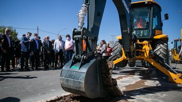 Inicia una obra cloacal que beneficiará a más de 40 mil rawsinos