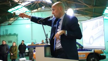 Rematan camiones y hasta un colectivo a precios bomba