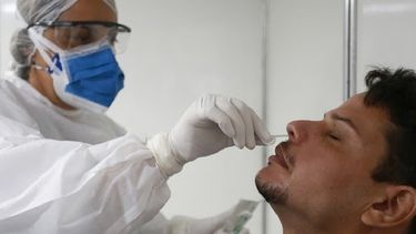 No se hacen hisopados en laboratorios privados en San Juan: las dificultades que se vienen