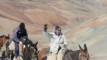 Ariel Gustavo Pérez y un saludo en medio de la cordillera.&nbsp;