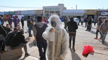 Así fue el rastrillaje y testeo a 600 personas en la Feria de Rawson