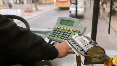 Desde hoy, no podés pagar con efectivo en el colectivo